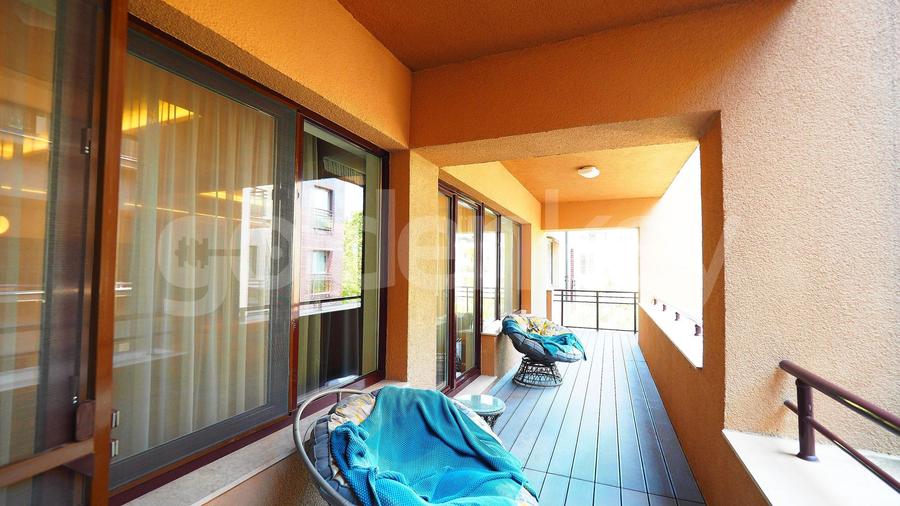Apartament renovat cu 3 camere, 2 bai | 190mpc | garaj si boxa