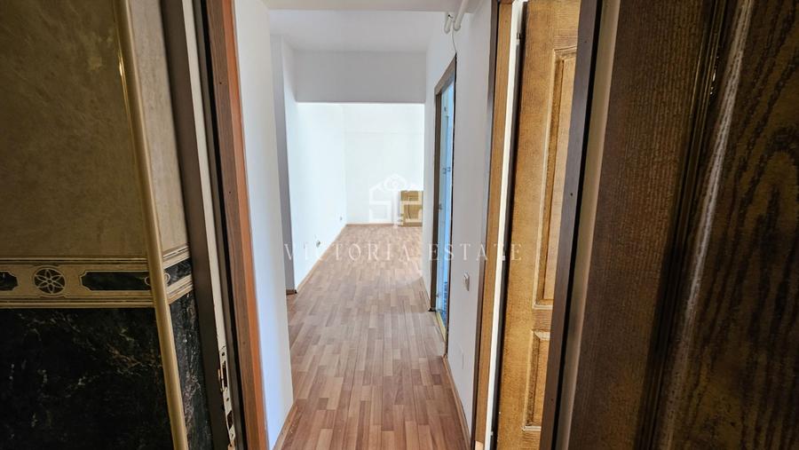 Apartament de vanzare, 3 camere decomandat.Republicii