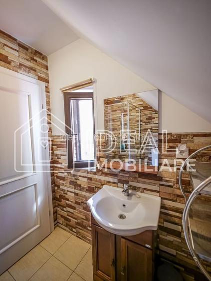 Casă individuală cu 5 camere și curte proprie - în Cisnădioara