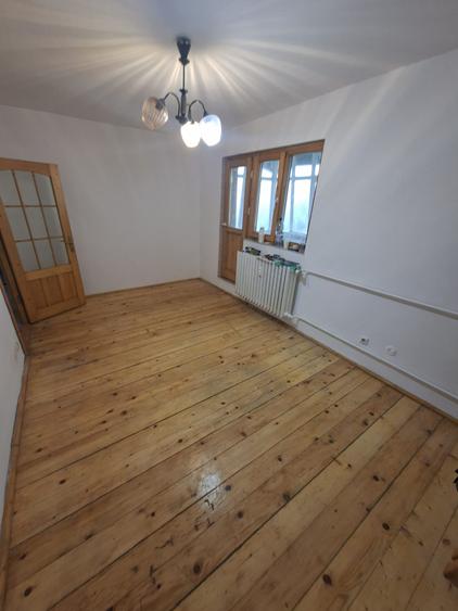 Apartament 3 camere, decomandat, zona Pacurari