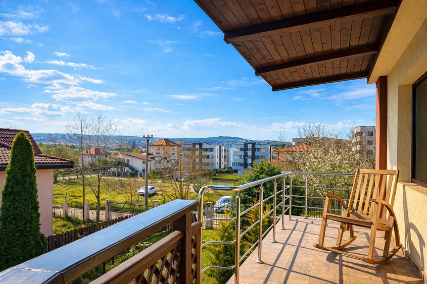 Vilă elegantă, 7 camere, cu sală de fitness și saună — Bucium, Iași