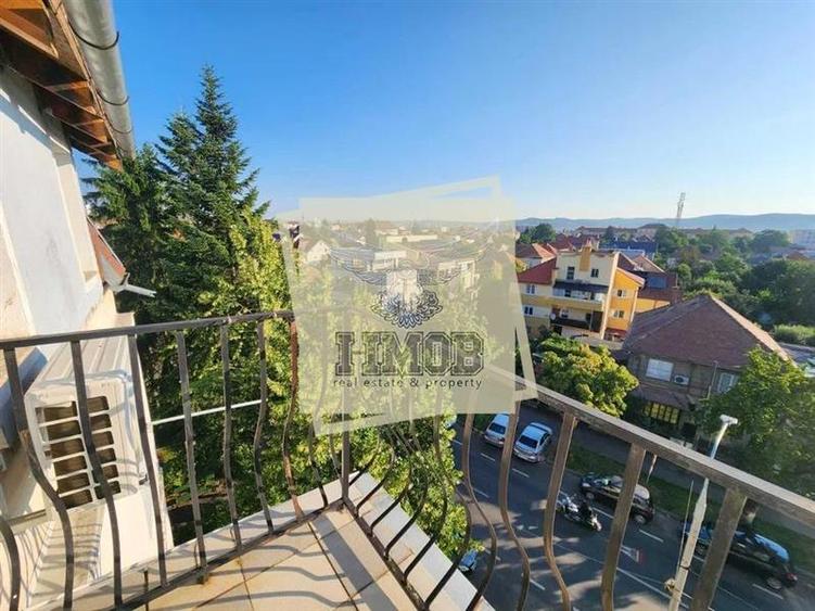 Apartament 3 camere zona Cedonia