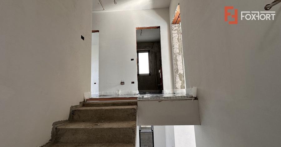 Duplex cu 5 camere, 125 mp utili, zona Mosnita Veche