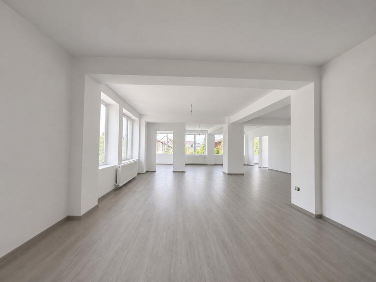 Spațiu comercial 141 mp, compartimentat, parcare inclusă