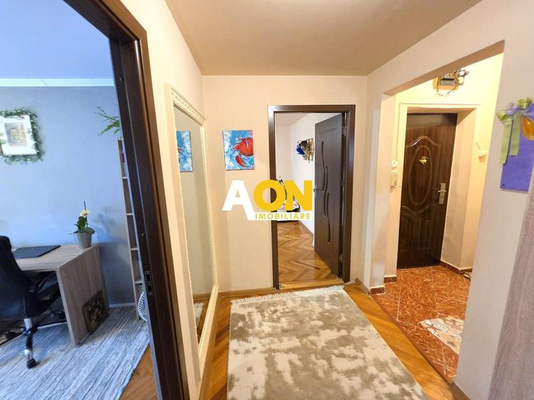 Apartament 3 camere, 2 bai, decomandat, etaj 3, Cetate, zona Stadion
