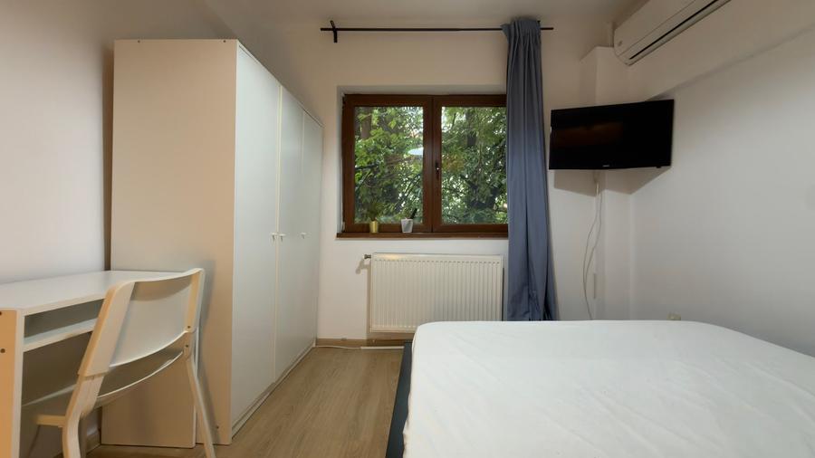 2-Bedroom Apartment – Near Cișmigiu Park