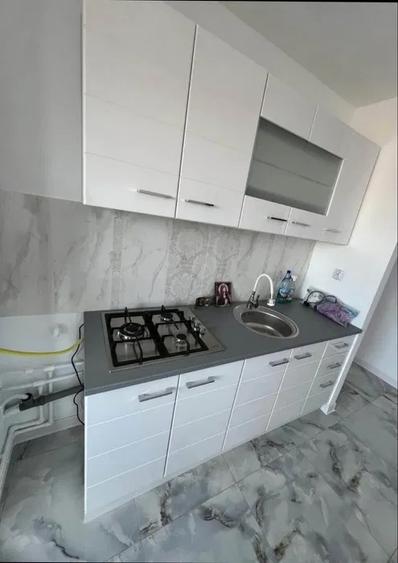 Apartament 3 camere str SABINELOR