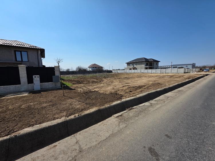 Proprietar teren intravilan Cernica la soseaua principala 10 min.Pallady