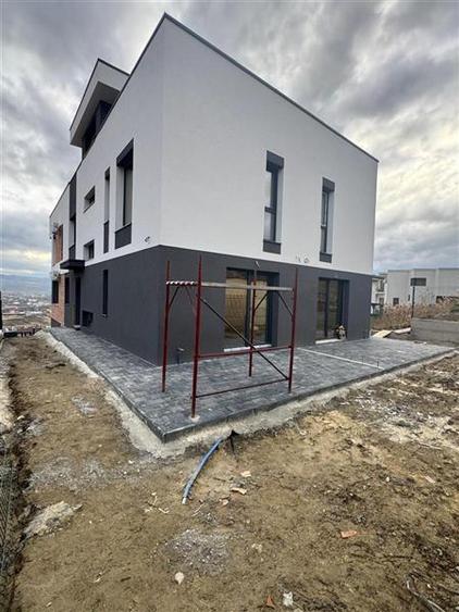 Casa Tip Duplex ,S+P+ET.+Terasa Amenajata ,situata in cartierul Voronet!