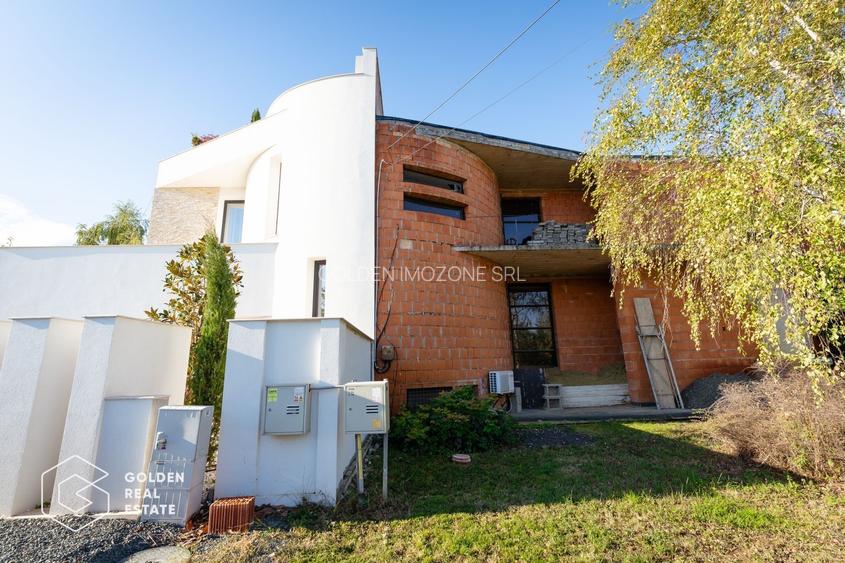 Schimb 1/2 Duplex avangardist la roșu în Moșnița Nouă cu apartamen