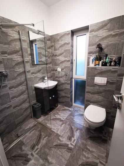 Casă tip înșiruită modernă de vânzare în Dumbrăvița