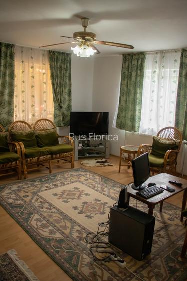 Casă de vânzare cu 3 camere cu curte generoasă - 7