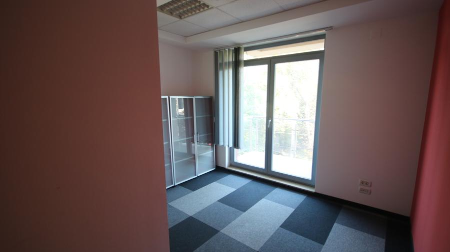 De inchiriat spatiu cu destinatie birouri,Complex studentesc