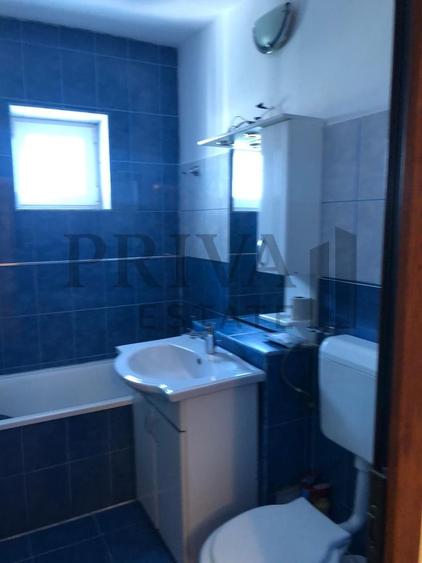 Apartament 3 camere, 2 bai, 65 mp, centrala proprie