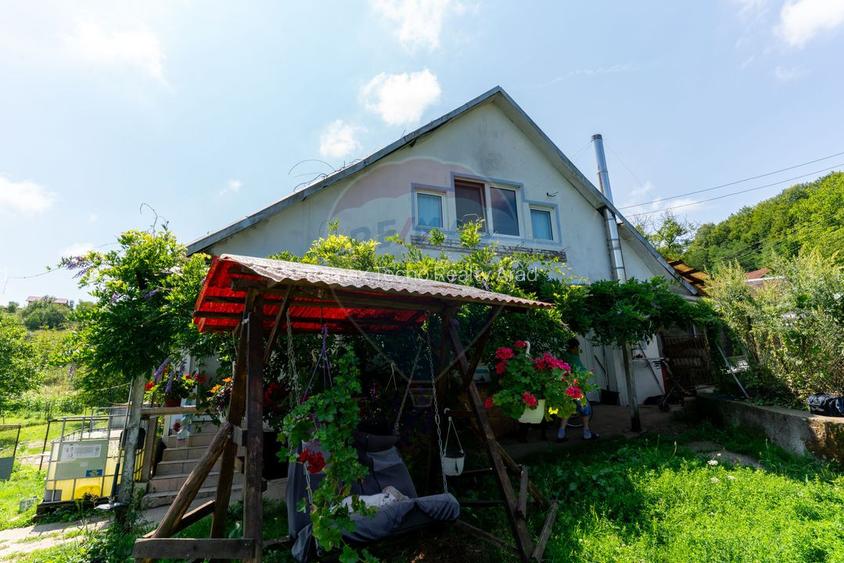 Casă  cu 10 camere in 2 corpuri de cladire (se pot vinde separat) - 34