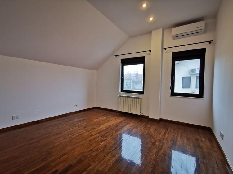 Vila individuala renovata, piscina, garaj dublu