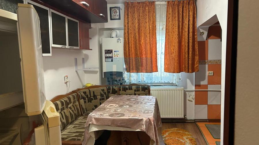 Apartament, Ultracentral – deasupra magazinului PEPCO Dacia.
