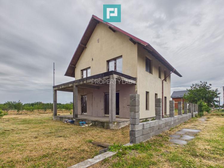 Casă la roșu cu etaj și 500 mp teren în Sântana - 2