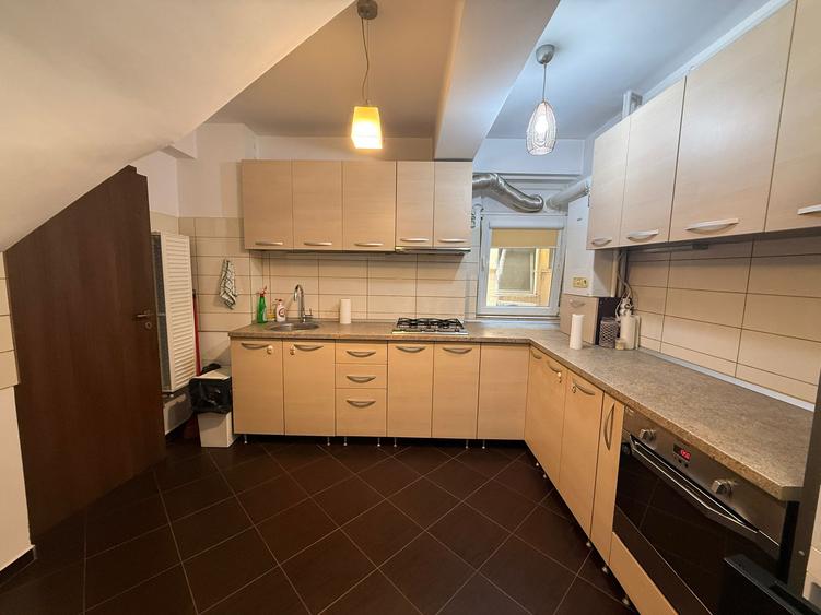 Penthouse de vanzare - Sector 4!