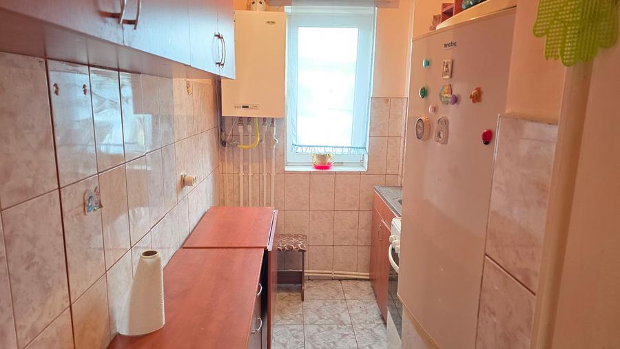 Vand apartament cu 2 camere in Deva, zona Sala Sporturilor in P-uri, etaj 3,