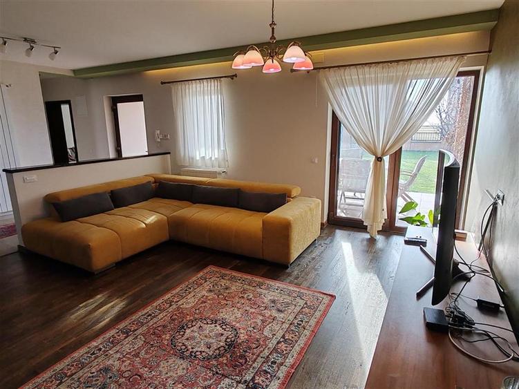 Casa stil mediteranean 3 camere 2 bai curte 790mp zona Cetate