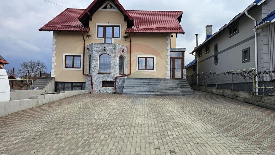 Casă / Vilă cu 6 camere, Sfantu Ilie, Suceava