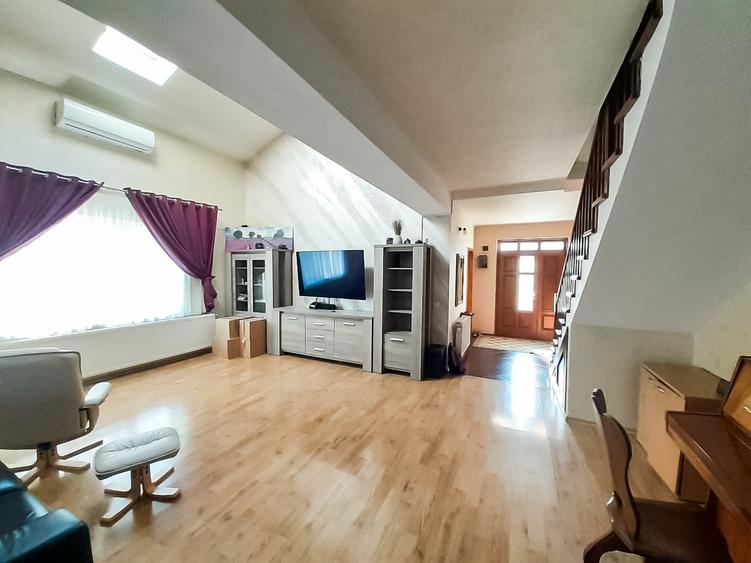 Vila de vanzare Valea Lupului