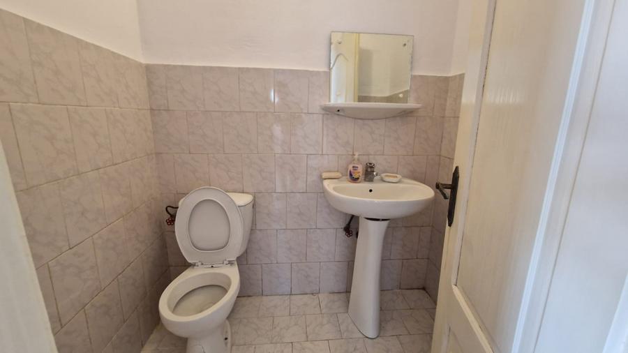 INCHIRIERE Casa individuala D + P + E + M cu 8 Camere 5 Bai 750 mp Teren CETATE