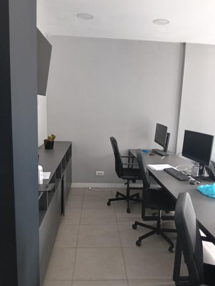 Mosilor, central, vizibilitate buna, expunere cu vitrina de 12m, stradal