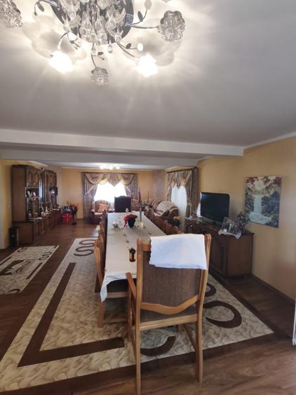 Casa multifunctionala, 420mp, 2300mp teren, Siret