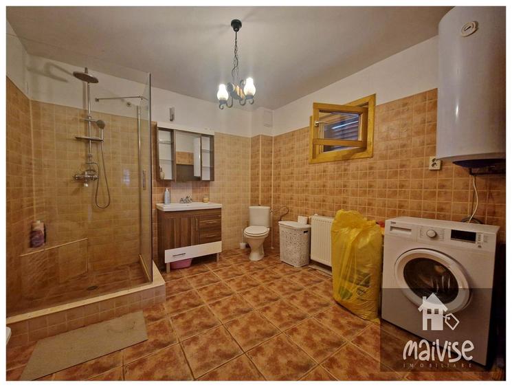 Casa de vanzare, Teren 927mp- Podul Olt , zona Centrala