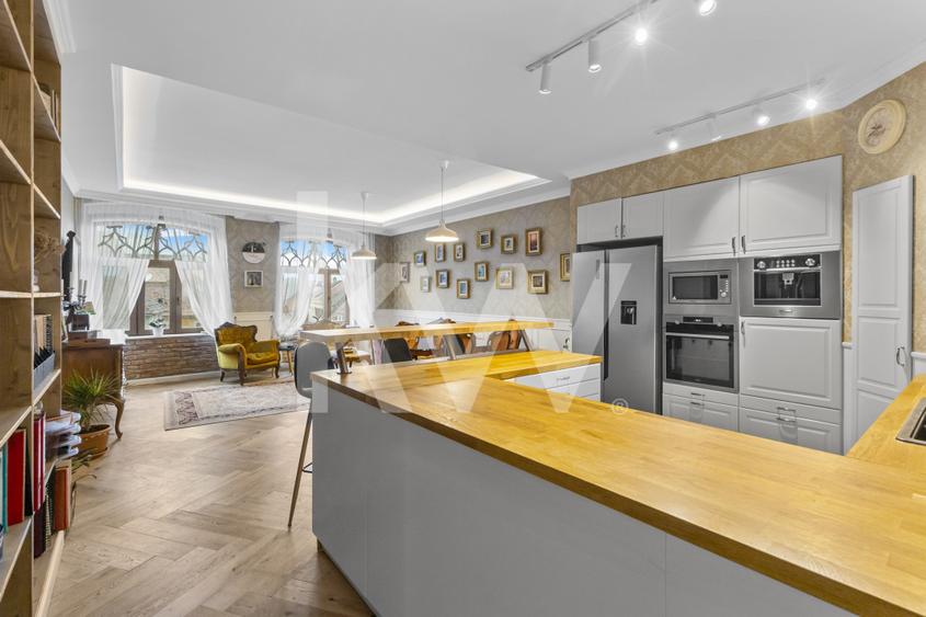 Apartament unic în Centrul Istoric | 142 mp | Terasă cu vedere spre Tâmpa |
