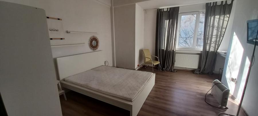 Apartament 4 camere Universitate Carol I 47