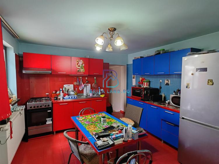 Soseaua Chitilei, zona Razelor, casa 2 corpuri, 6 camere, 4 bai, teren 213 mp