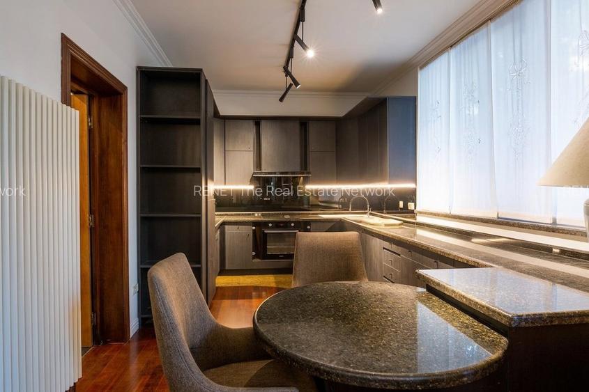 Vilă spațioasă cu 5 camere, mobilată lux, Strada Paris - 10