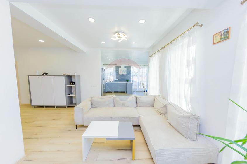 Penthouse exclusivist 186 M2C de vânzare în zona Centrală BAIA MARE