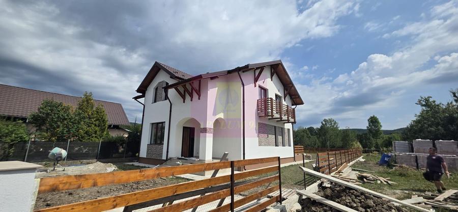 Vila cu 4 camere de vanzare  in Brebu