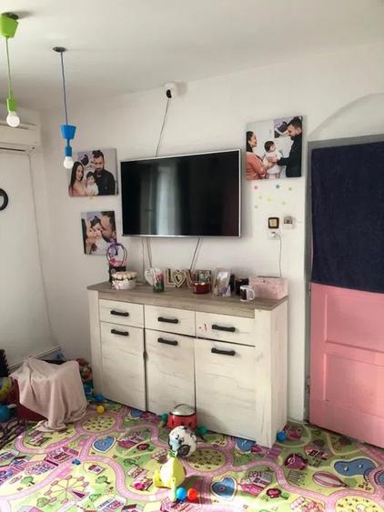 De vanzare apartament 3 camere conf. 1 decomandat pe str,Cugir la et 1 sup. 80mp