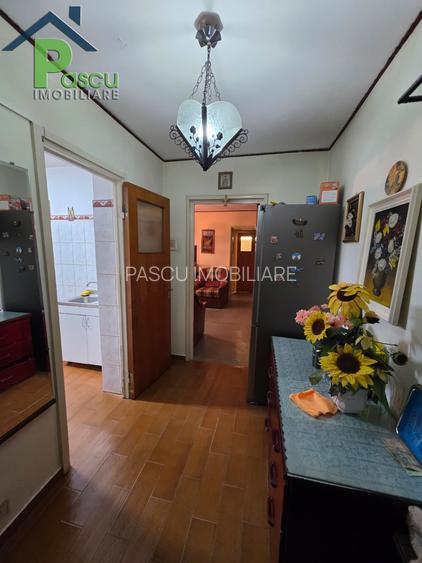 Apartament 3 camere Brancoveanu, str. Stoian Militaru, et. 2/4, 64 mp - 11