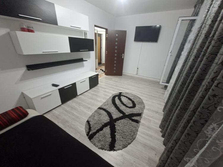 Apartament 2 camere decomandat, zona Alexandru cel Bun
