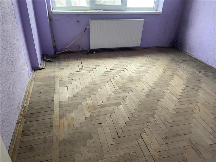 Apartament 2 camere ,50 mp , cartier Gara , et 3 4 , liber