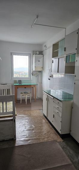 Apartament cu 3 camera, zona Spitalului