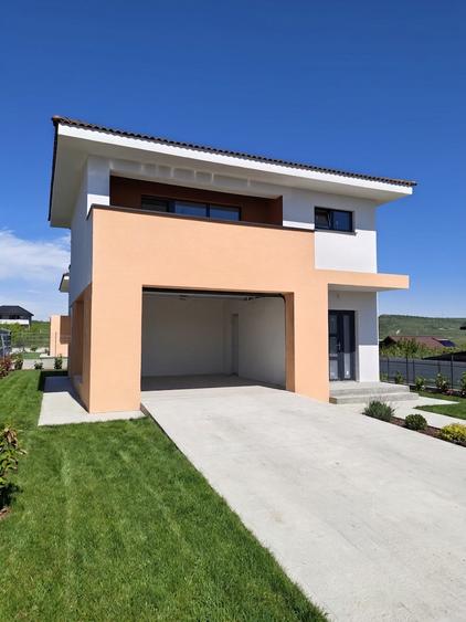 Casa individuală modernă în Chinteni, 700 mp teren