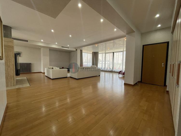Penthouse cu 3 dormitoare si living generos in Dorobanti Capitale