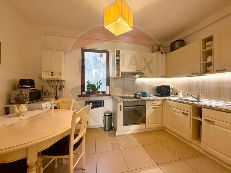 Apartament de vânzare zona Peninsula Constanta zona Cazino Bloc Nou