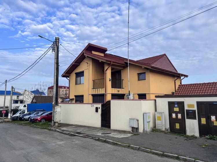 Casă/Vilă P+M de vânzare – Ovidiu Sud | 4 dormitoare | Panouri fotovoltaice |
