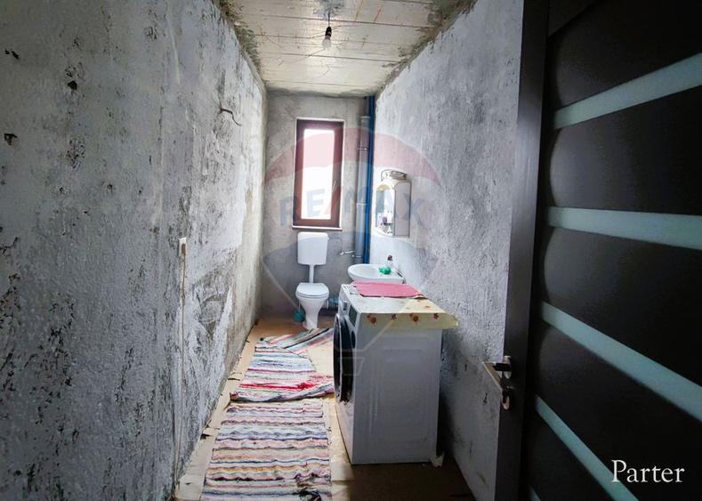 Casă/vilă spațioasă, centrală în Săliște, structură S+P+E+M