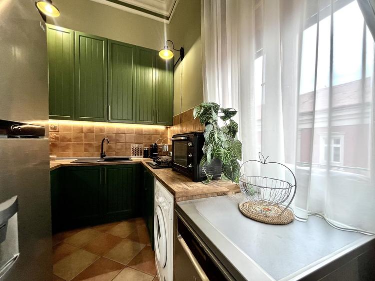 Apartament grandios cu vedere spectaculoasă spre Piața Libertății
