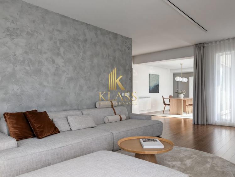 Apartament modern cu 3 camere tip penthouse, 2 terase, 2 locuri de parcare