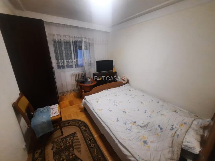 Apartament cu 3 camere decomandat, etaj 2/4, zona Cug - 15